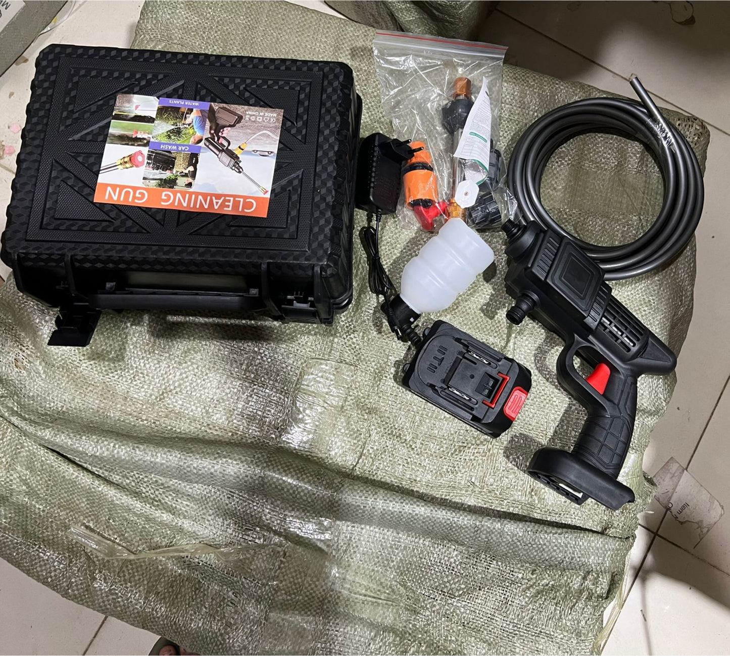 Automatic Cordless Car Wash Spray Gun | 48V High Pressure Lithium Battery | Wireless Foam Jet Washer (Single Battery) - jnty.pk